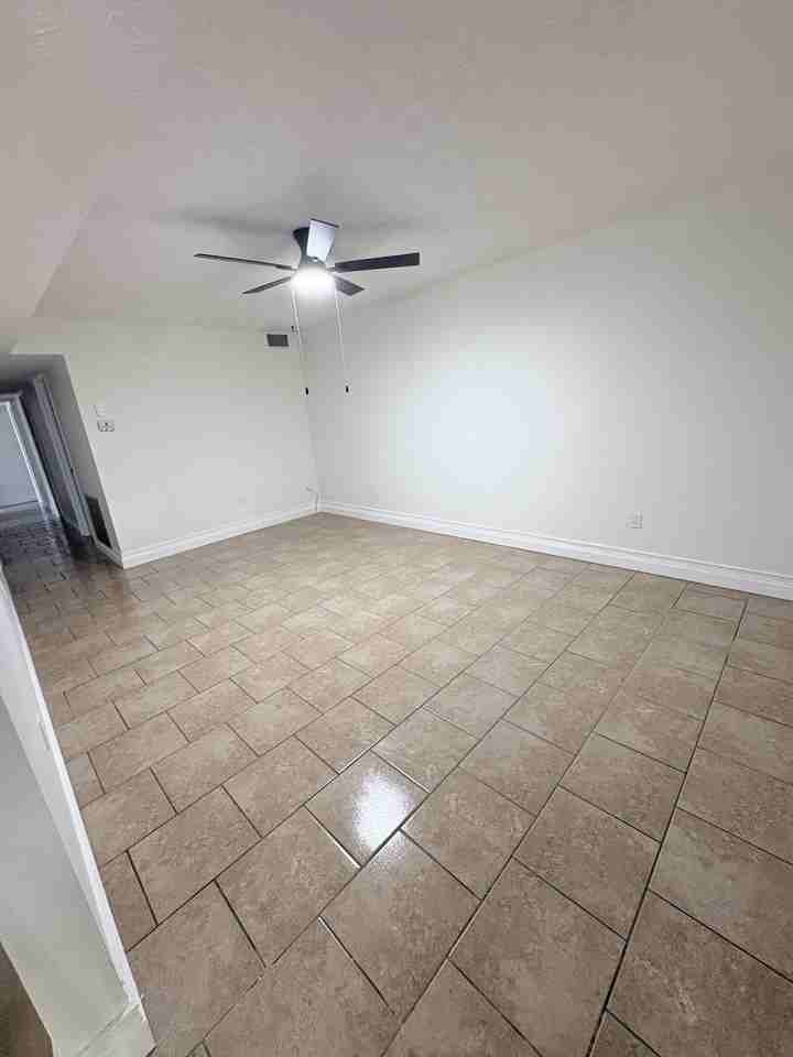 340 S Main St #5 - Photo 3 of 11