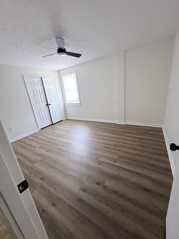 340 S Main St #5 - Photo 4 of 11