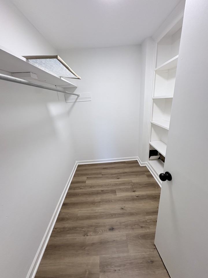 340 S Main St #5 - Photo 7 of 11