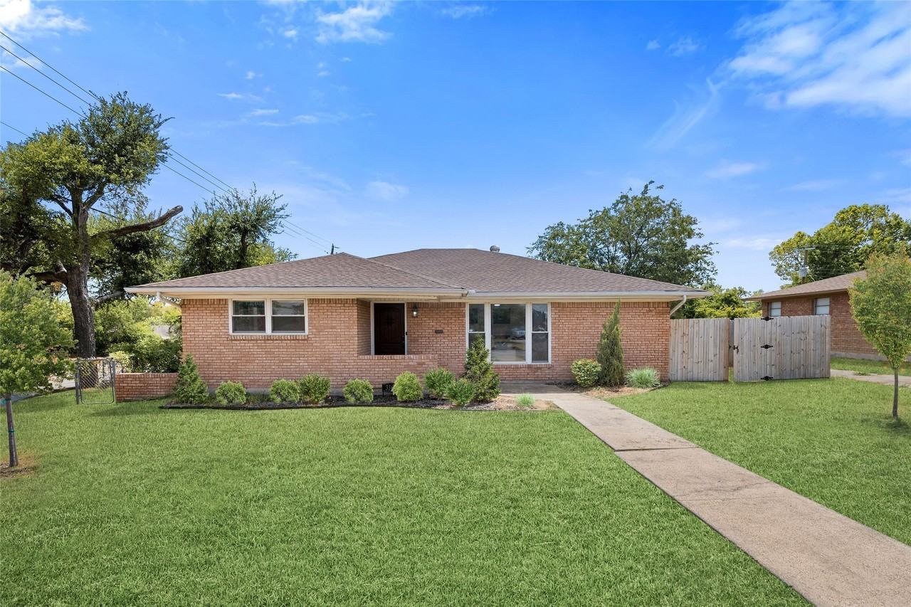 3364 Darvany Dr - Photo 4 of 40