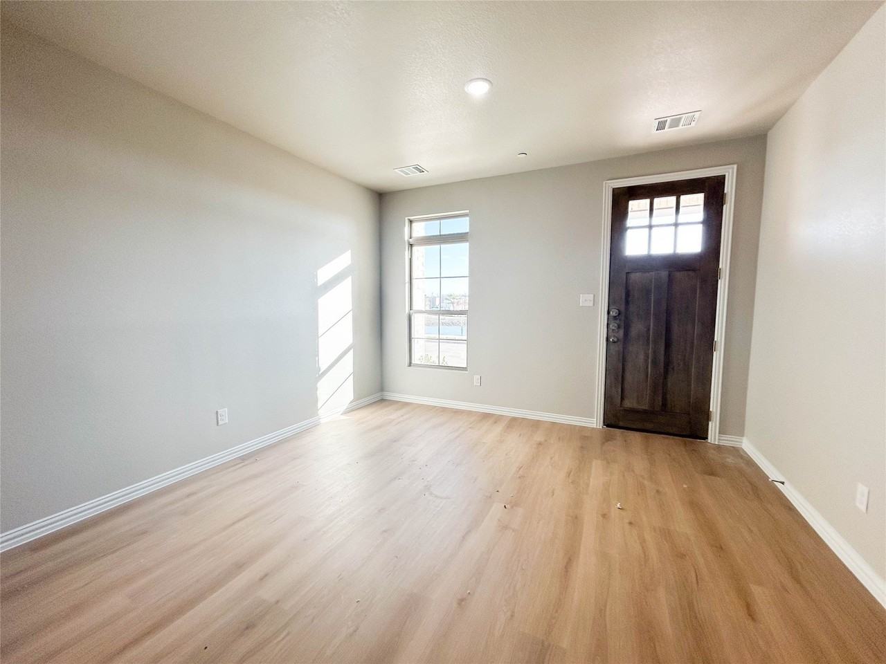 2909 Ali Dr - Photo 3 of 18