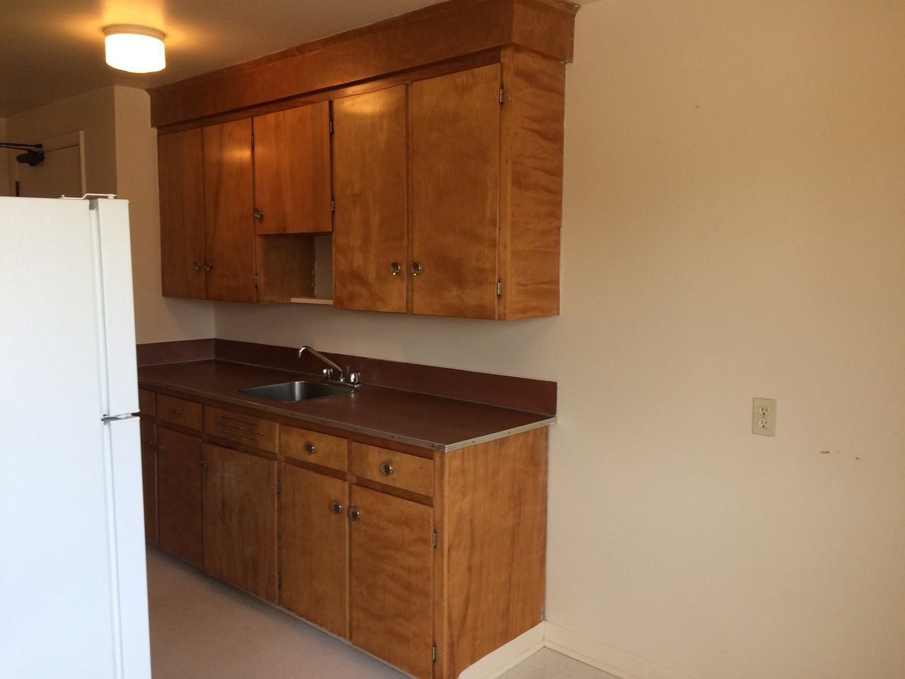 730 ROSE AVENUE #11 - Photo 4 of 10