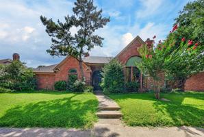 featured image of 2105 Rolling Oak Ln