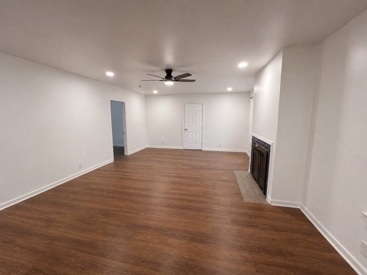 622 N Austin St - Photo 2 of 25
