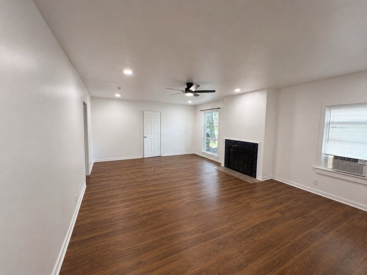 622 N Austin St - Photo 3 of 25