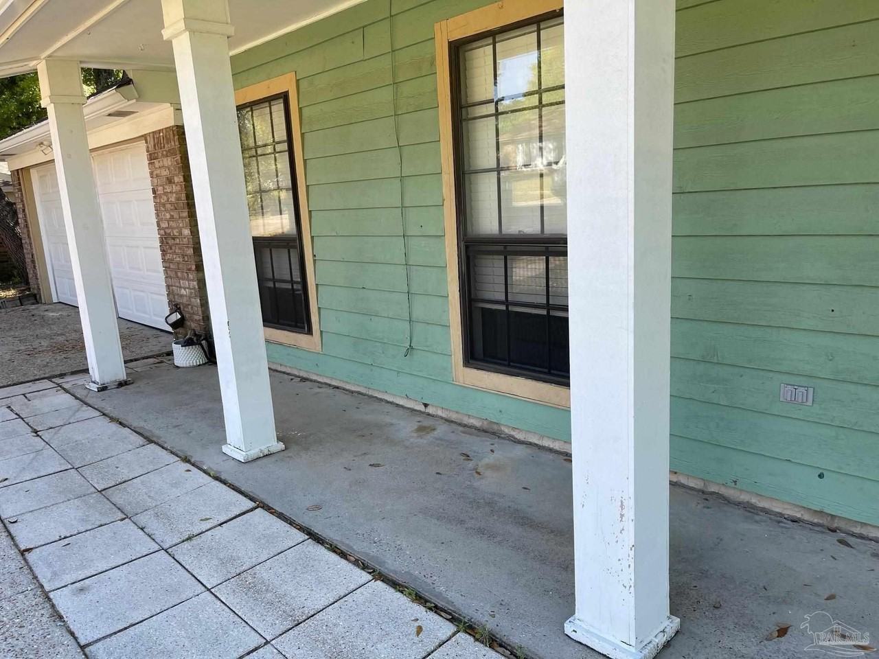 4615 Gladstone Dr - Photo 5 of 41