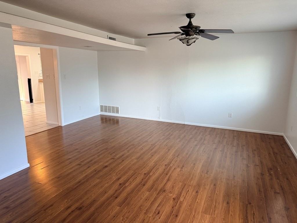 1215 Neely Ave - Photo 5 of 37