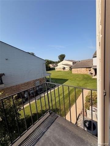 50039 S Horst Ct - Photo 2 of 13
