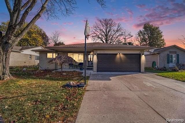 41720 Mary Kay Dr - Photo 2 of 29
