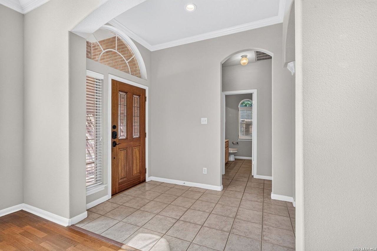 48 Silverhorn Dr - Photo 4 of 32