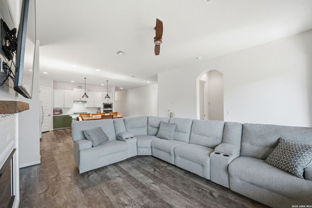 5334 Black Walnut - Photo 4 of 40