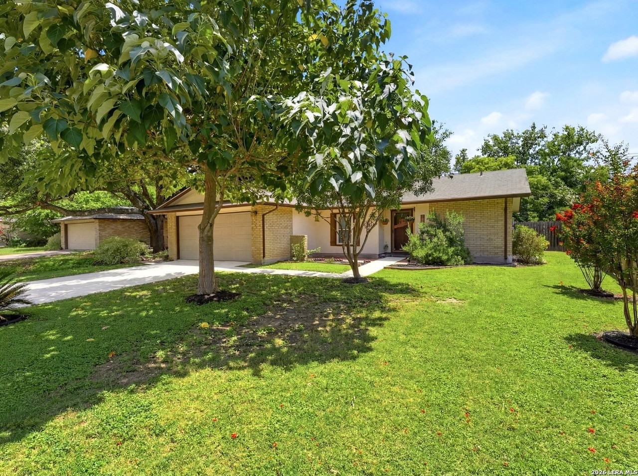 1114 Churing Dr - Photo 4 of 50