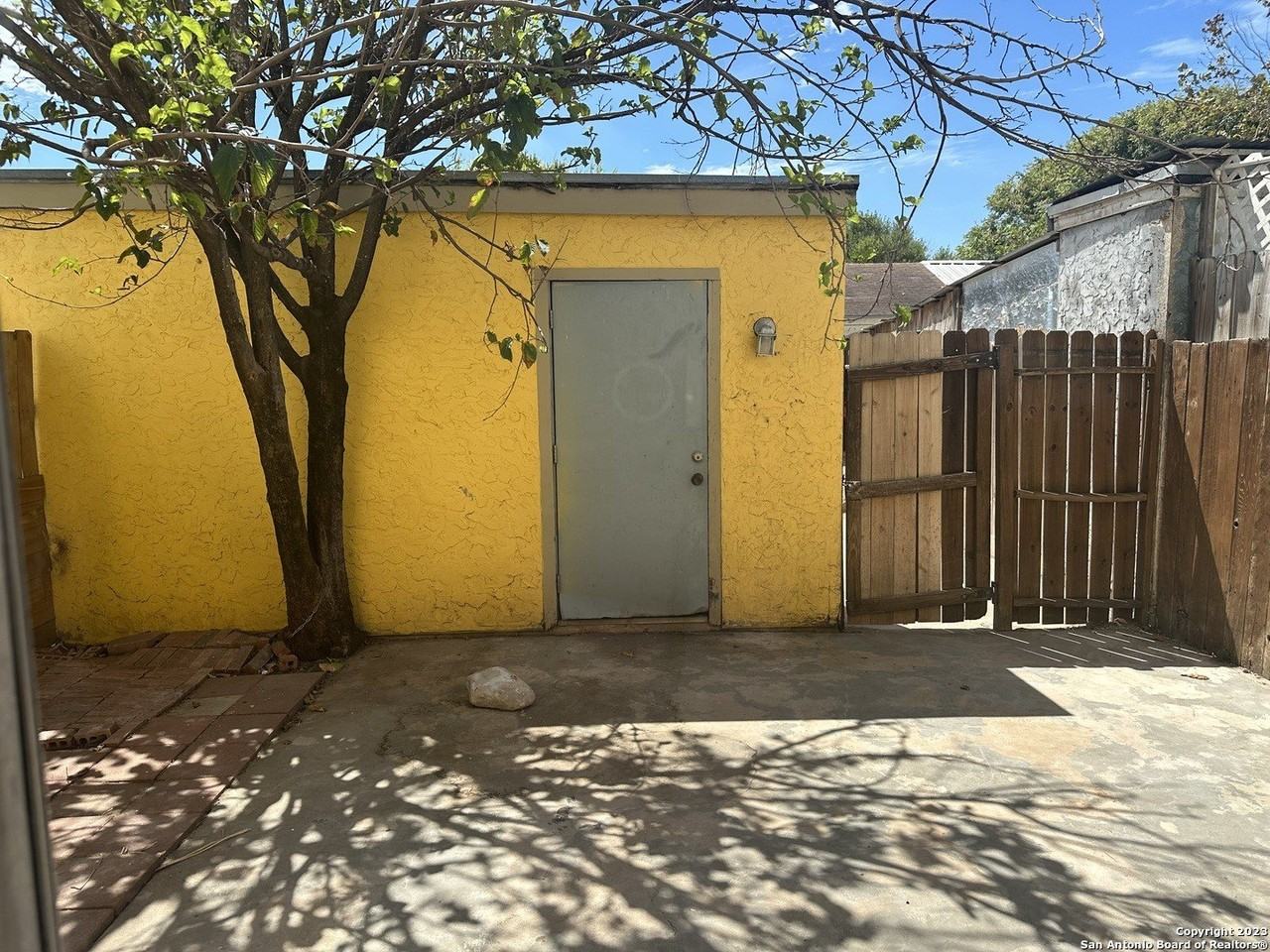 7138 Brecon - Photo 5 of 10