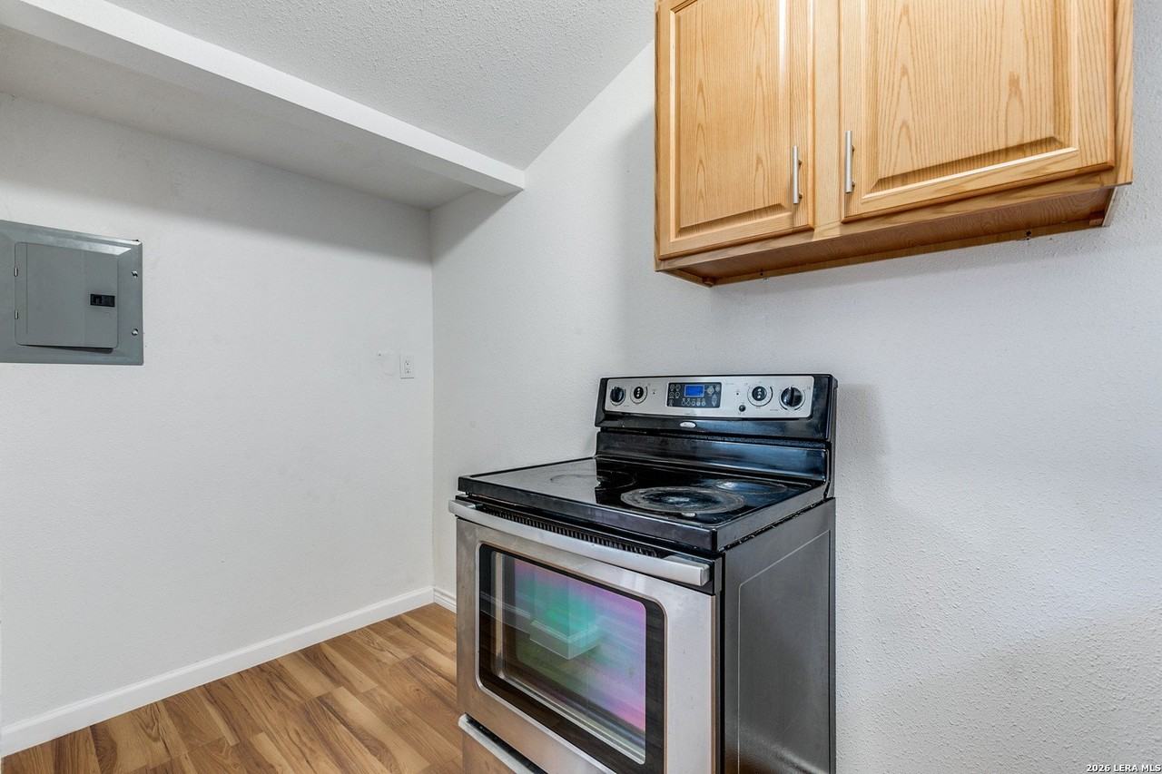 1225 Saltillo St - Photo 2 of 9