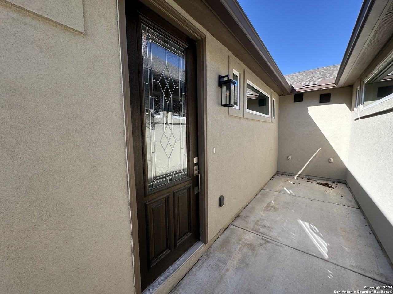 128 Magnolia Cir - Photo 2 of 17