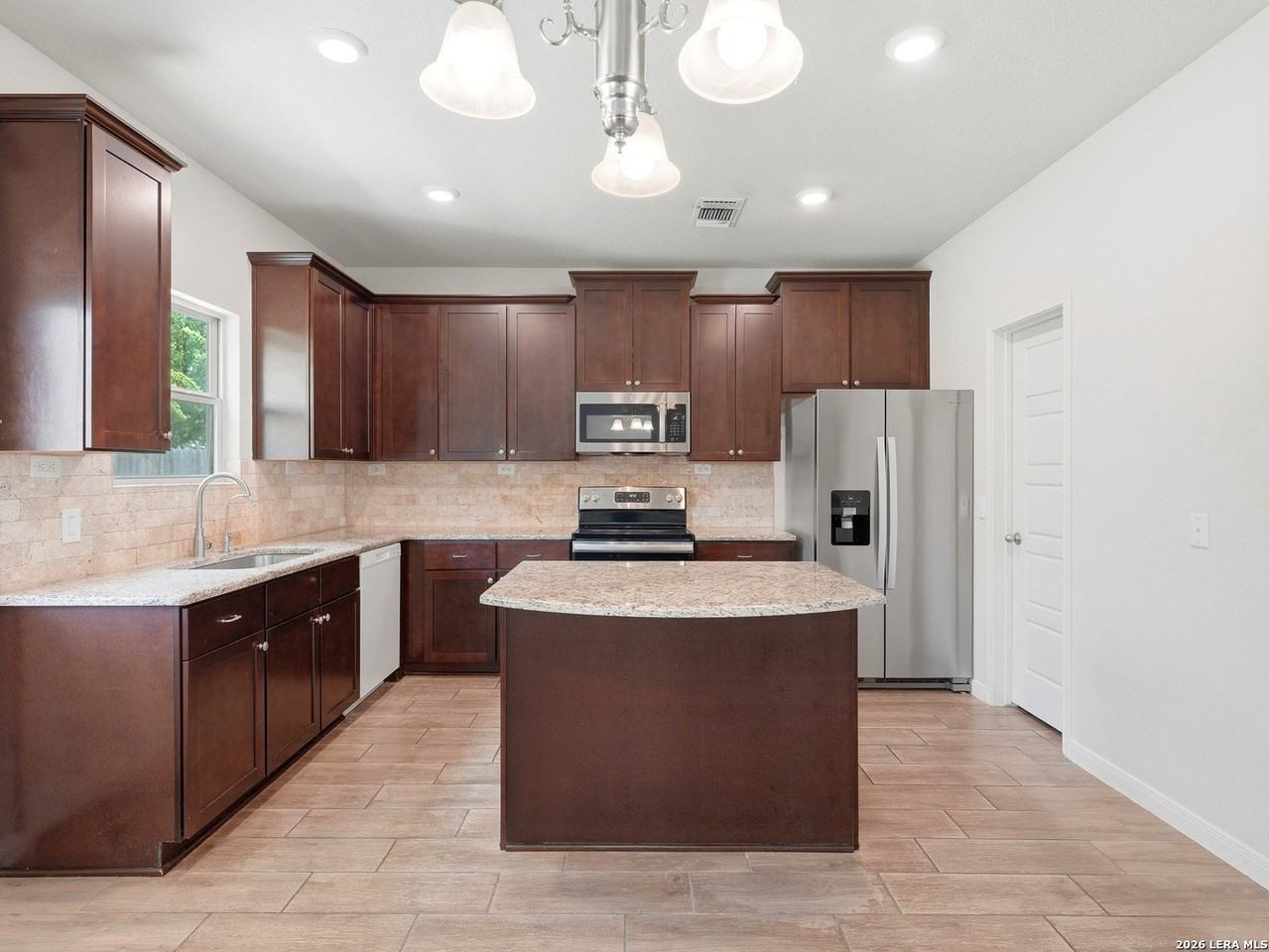 7823 Sunrise Cay - Photo 5 of 11
