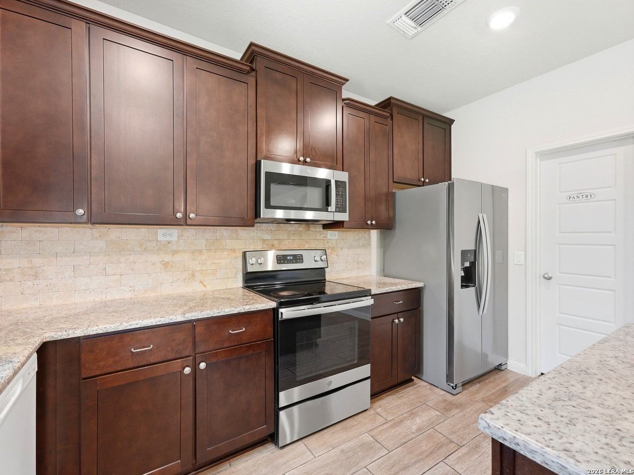 7823 Sunrise Cay - Photo 7 of 11
