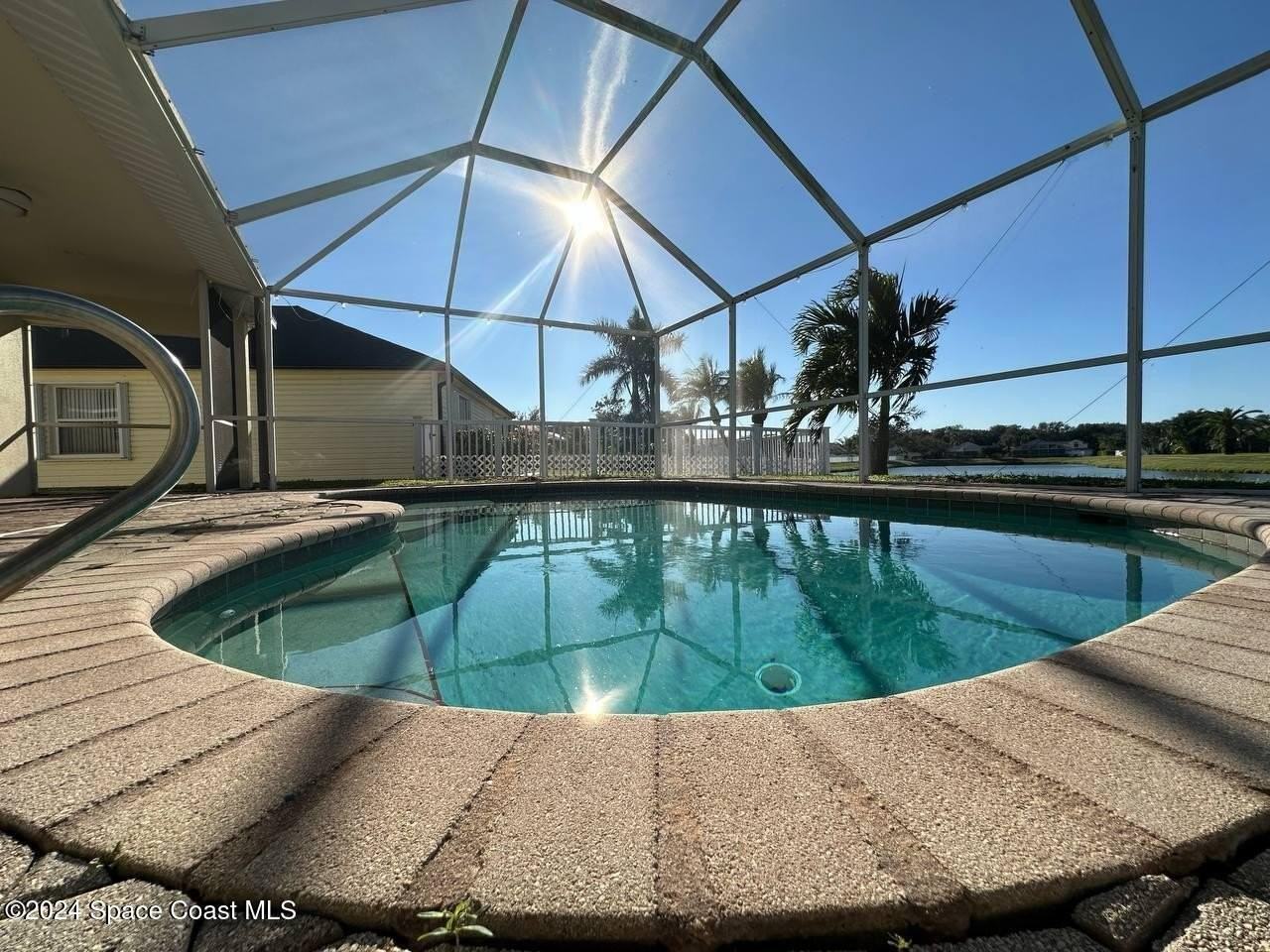 565 Limerick Dr - Photo 3 of 26