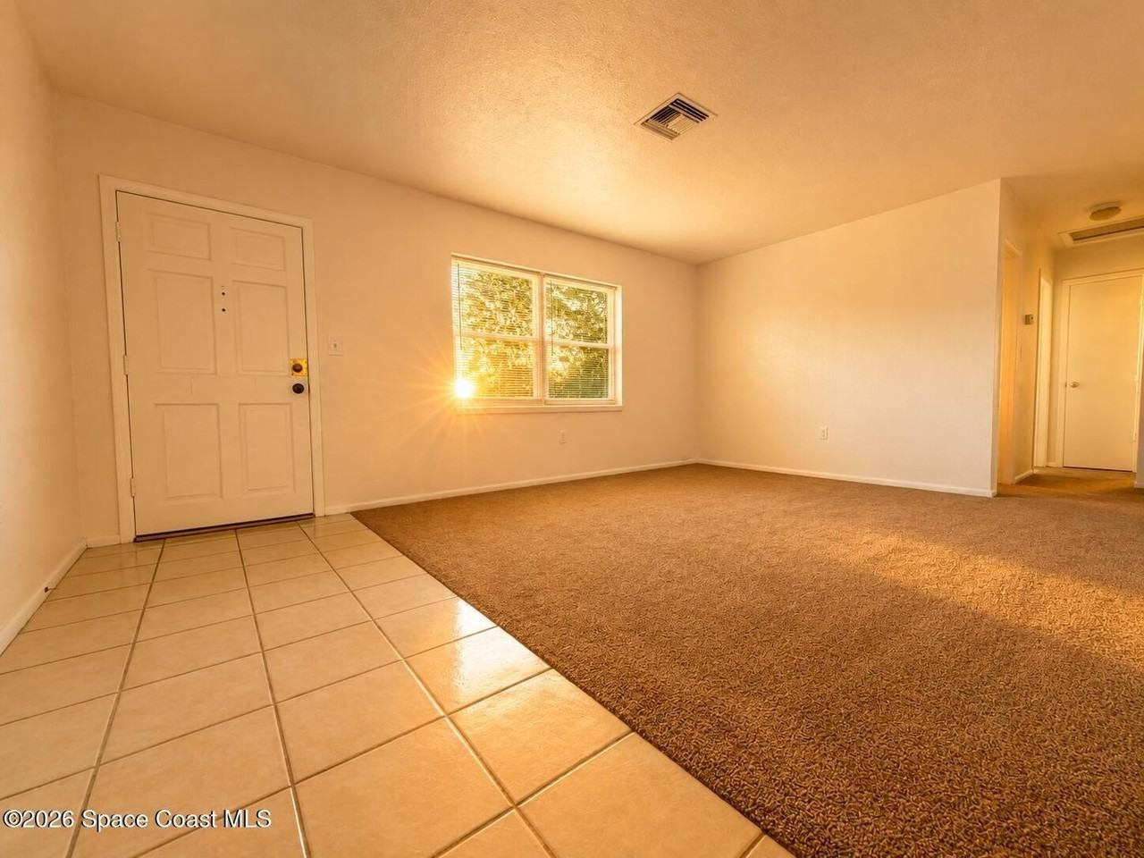 105 Primrose Ln - Photo 3 of 11