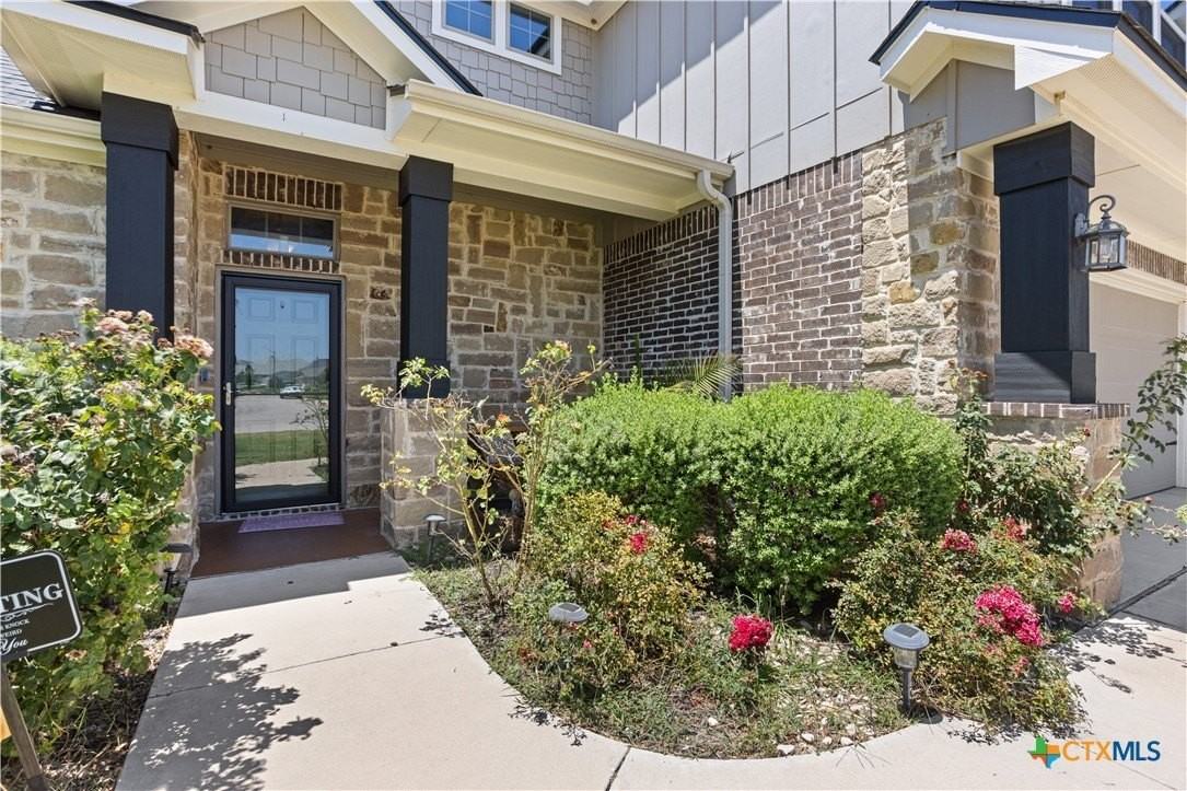 1326 Carnaby Dr - Photo 4 of 30