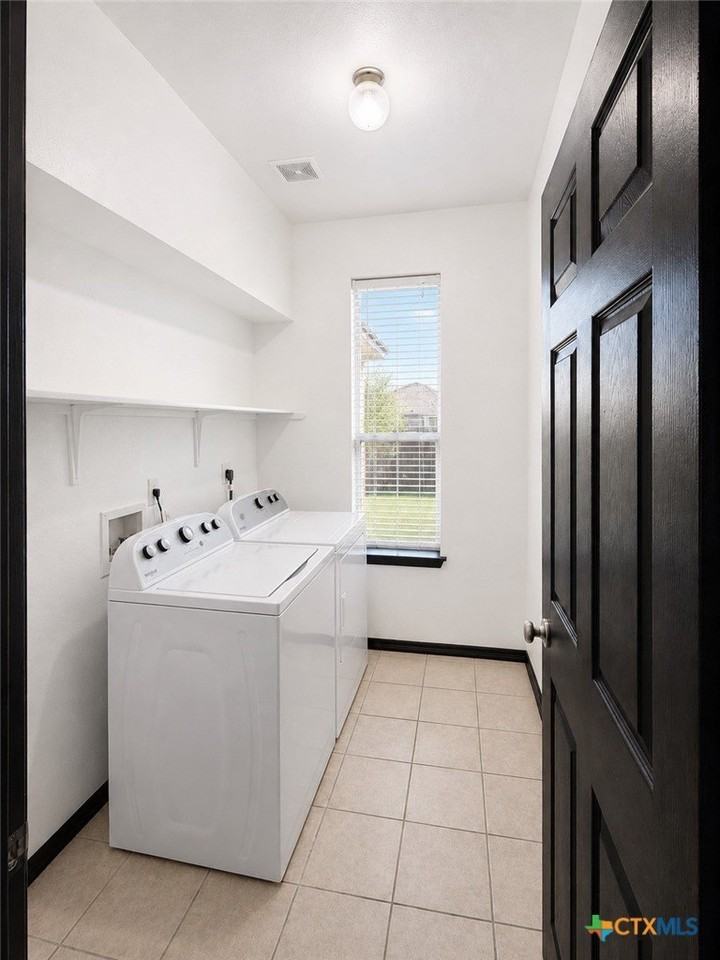6204 Emilie Ln - Photo 5 of 42