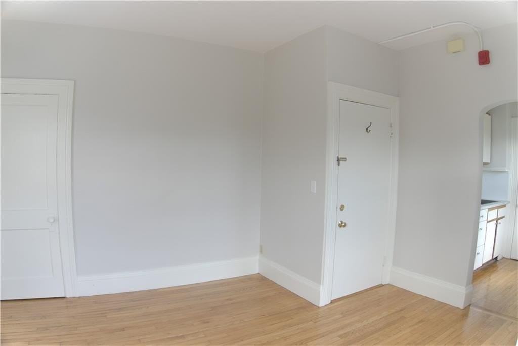 765 Park Ave #2C - Photo 3 of 5