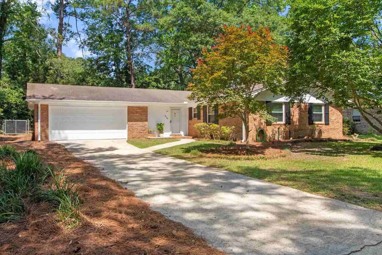 3108 Briarwood Dr - Photo 3 of 37