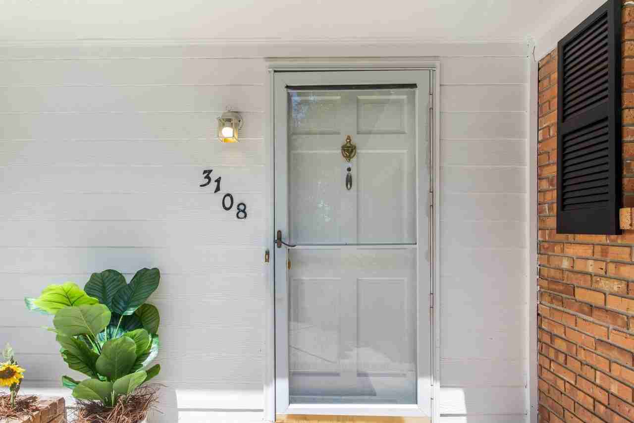 3108 Briarwood Dr - Photo 6 of 37