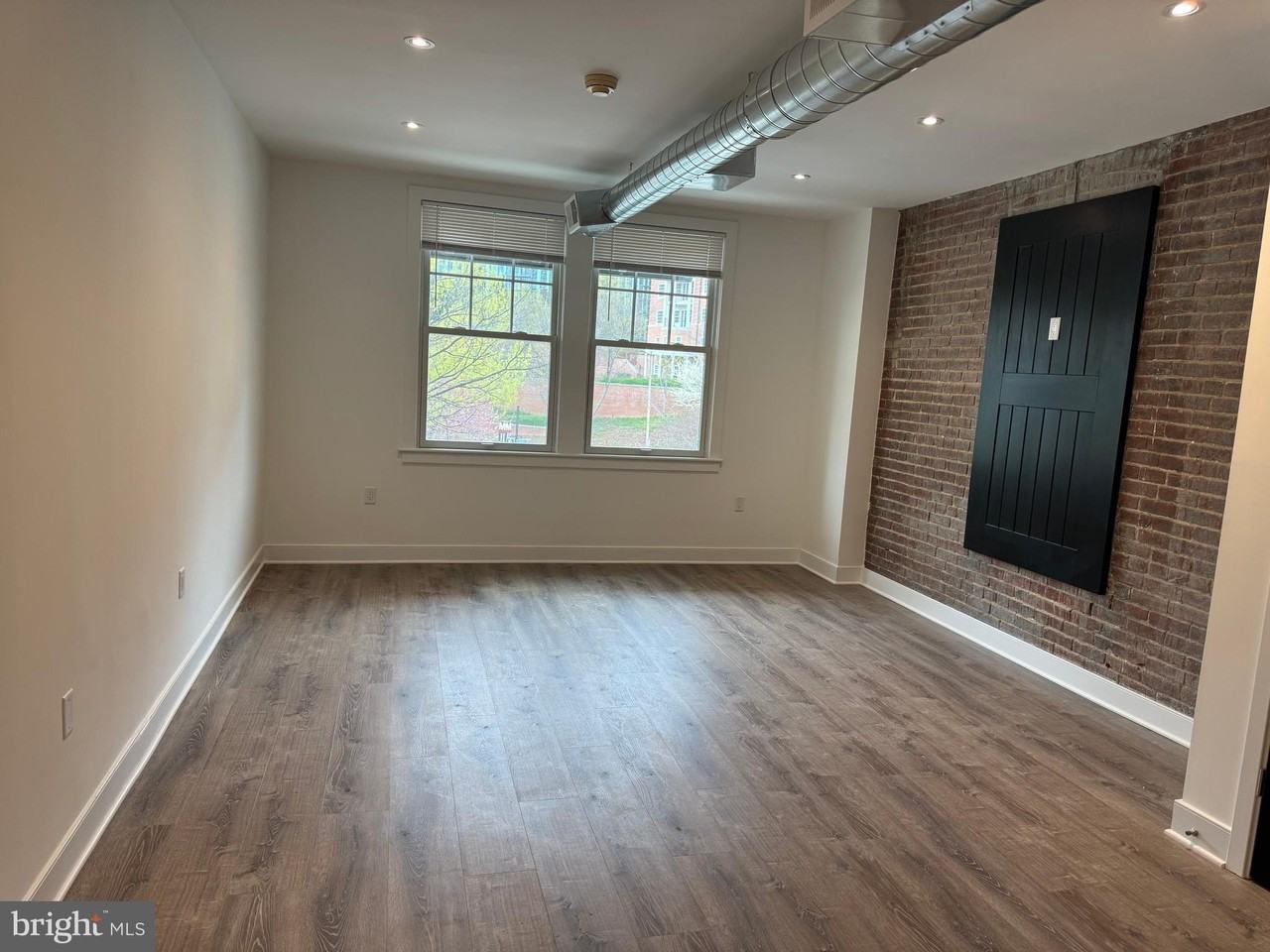 2647 Connecticut Ave Nw #200 - Photo 2 of 28