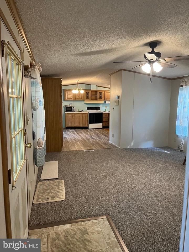 22927 Cypress Dr - Photo 2 of 5
