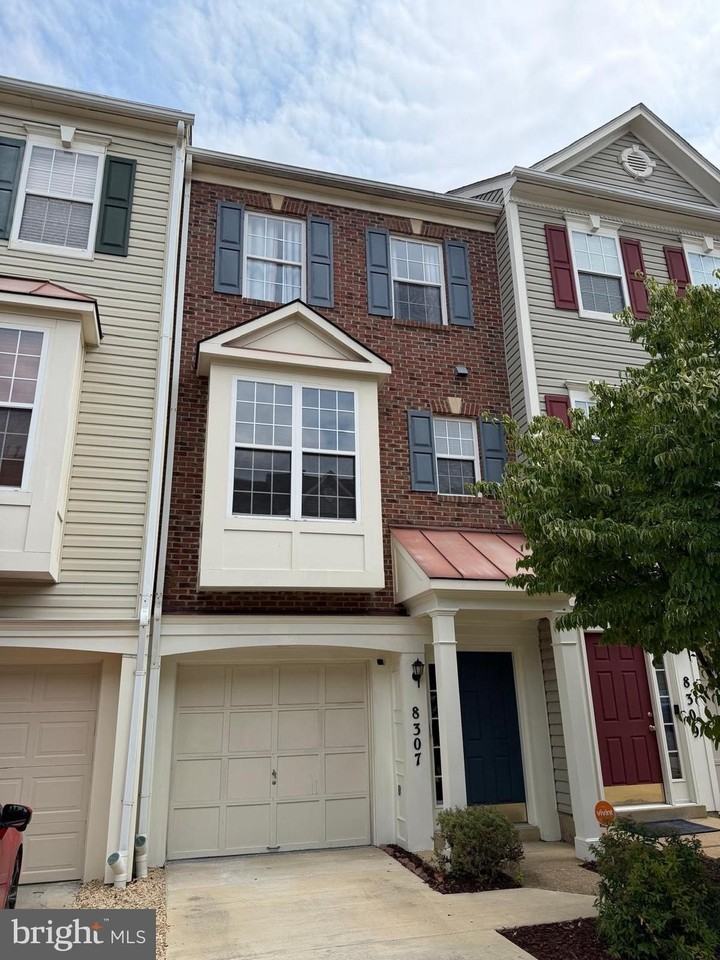 8307 Green Grass Rd - Photo 3 of 28
