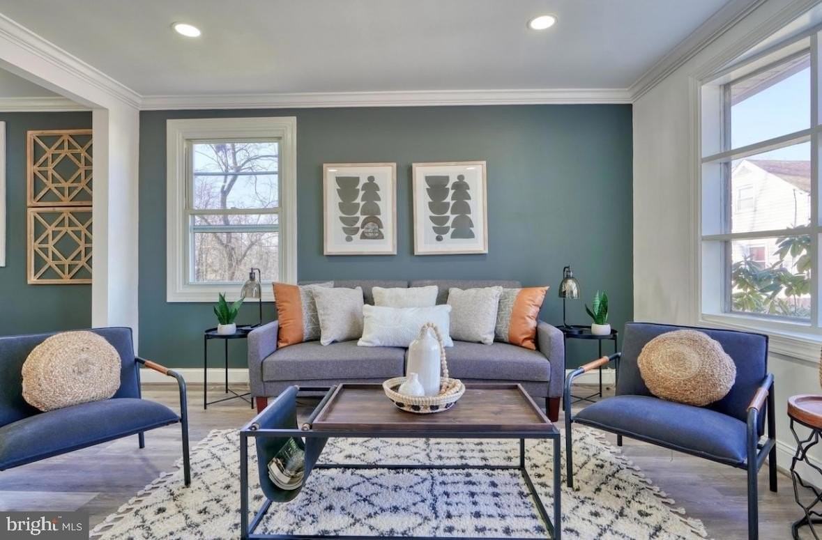 701 Platinum Ave - Photo 2 of 44