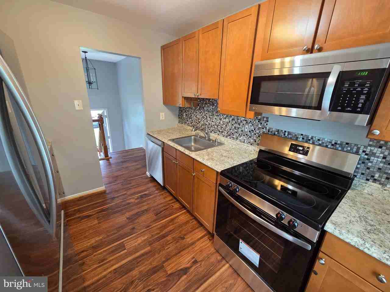 7514 Braemar Ct - Photo 4 of 22