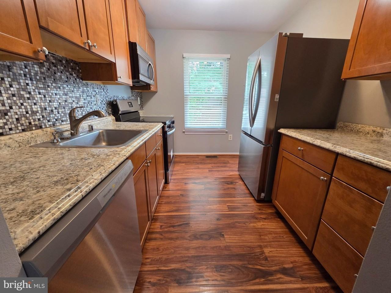 7514 Braemar Ct - Photo 6 of 22