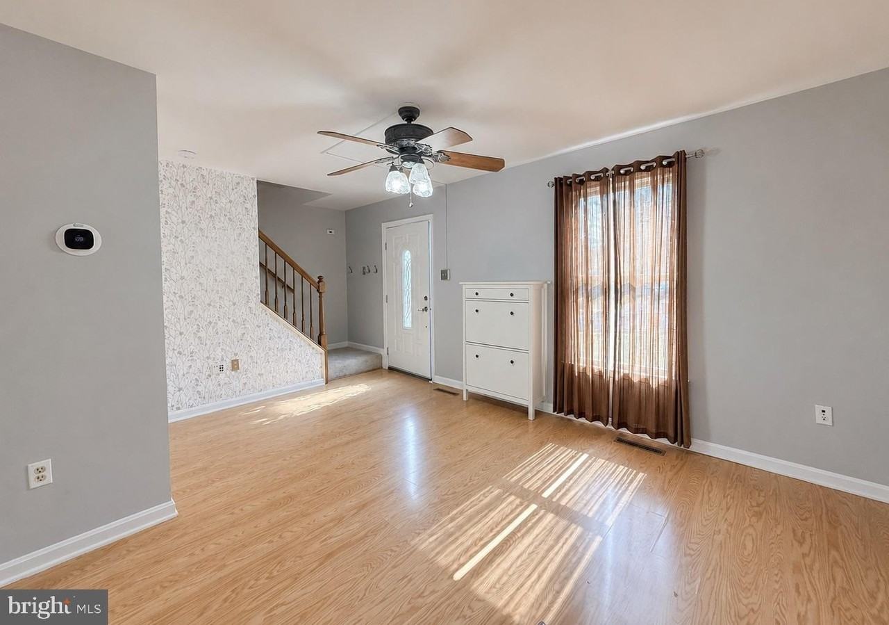 32 Provincial Pkwy - Photo 3 of 21