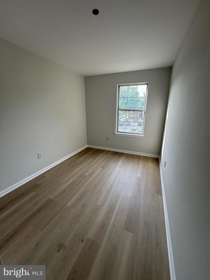 14904 Mckisson Ct #E - Photo 6 of 9