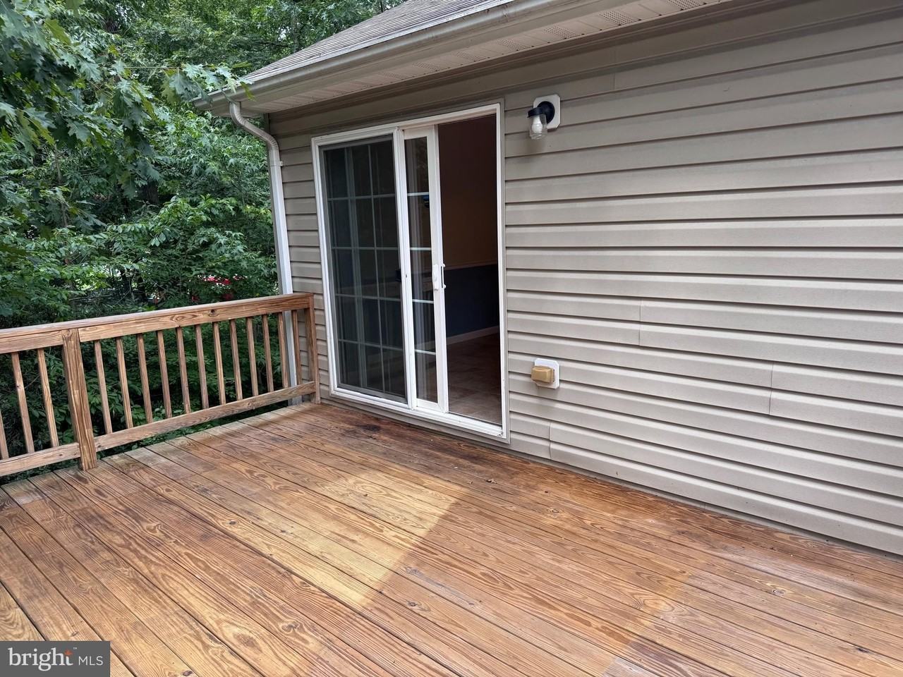 23047 Gunston Dr - Photo 6 of 27
