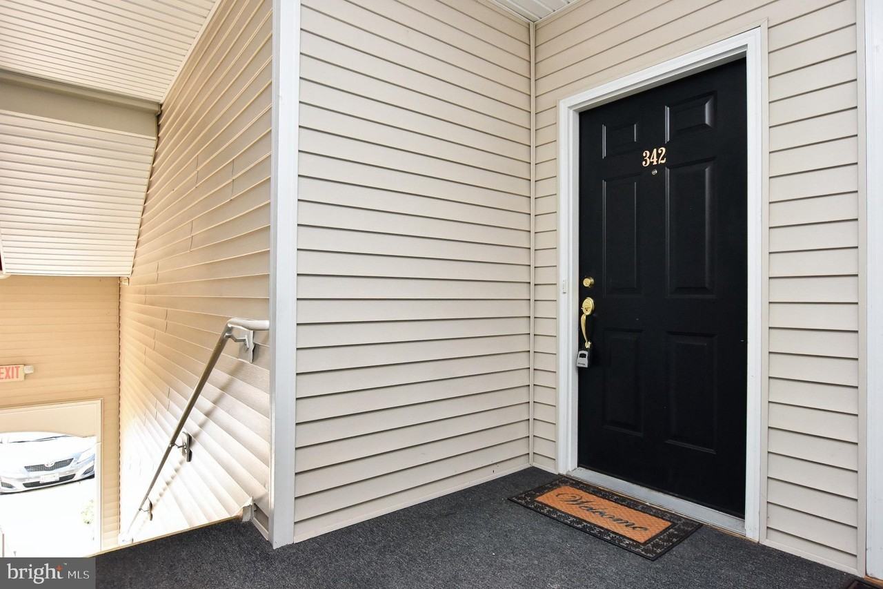 342 Nicholas Dr - Photo 4 of 24