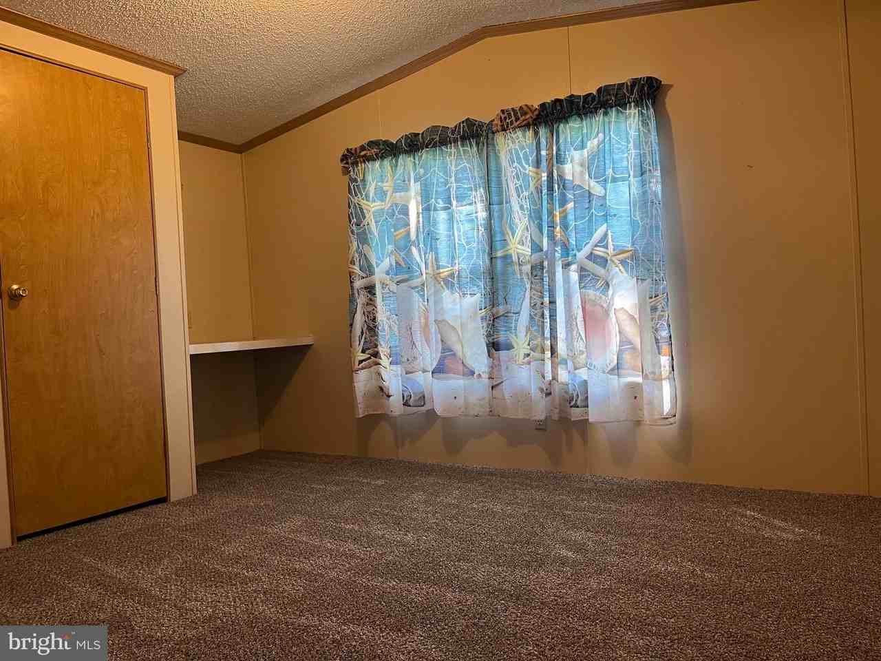 22927 Cypress Dr - Photo 3 of 5