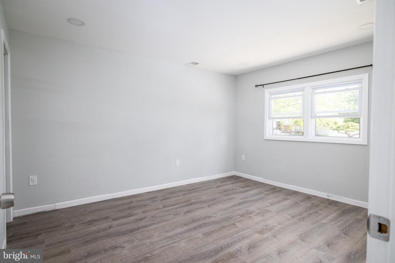 21 Dixmont Ave - Photo 7 of 22