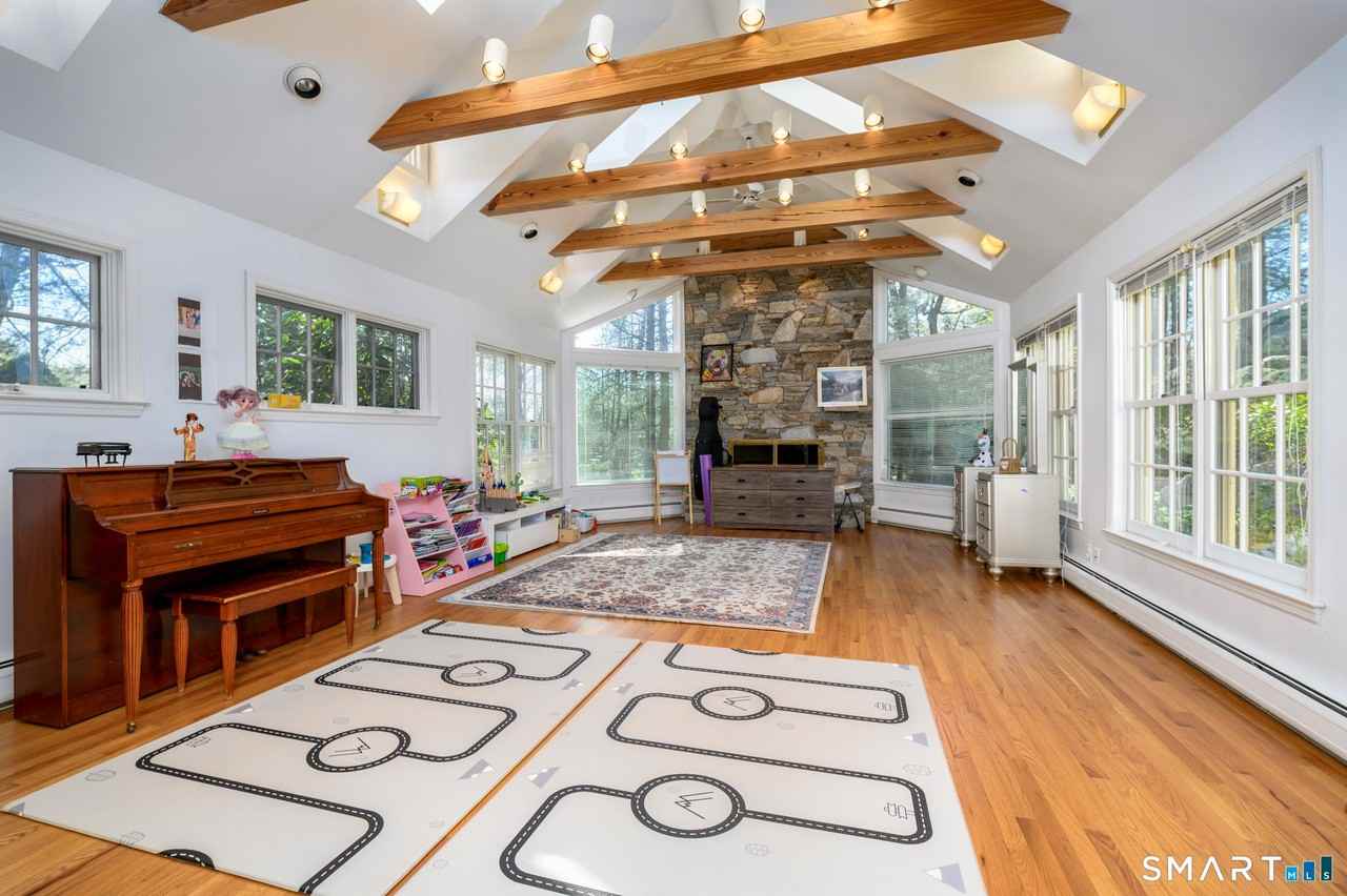 414 Riversville Rd - Photo 5 of 22