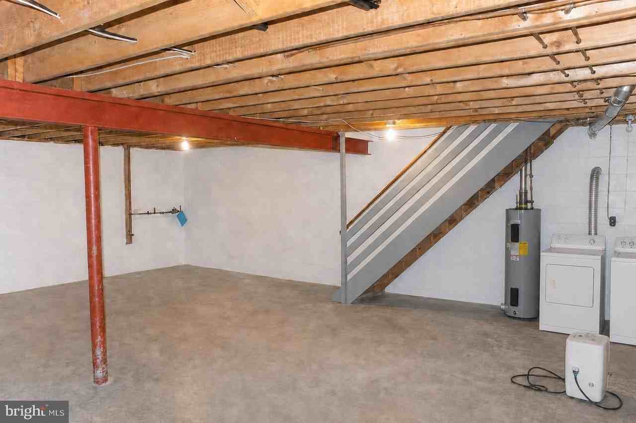 1317 University Dr - Photo 7 of 7
