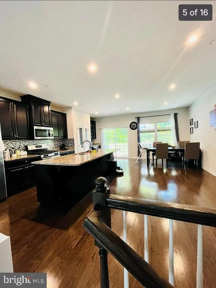 164 Mulberry Dr - Photo 4 of 16