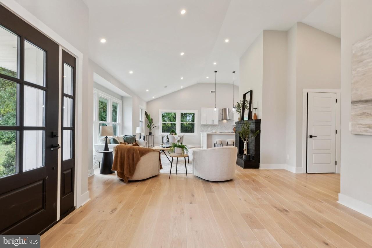 104 Furlong Ave - Photo 4 of 50