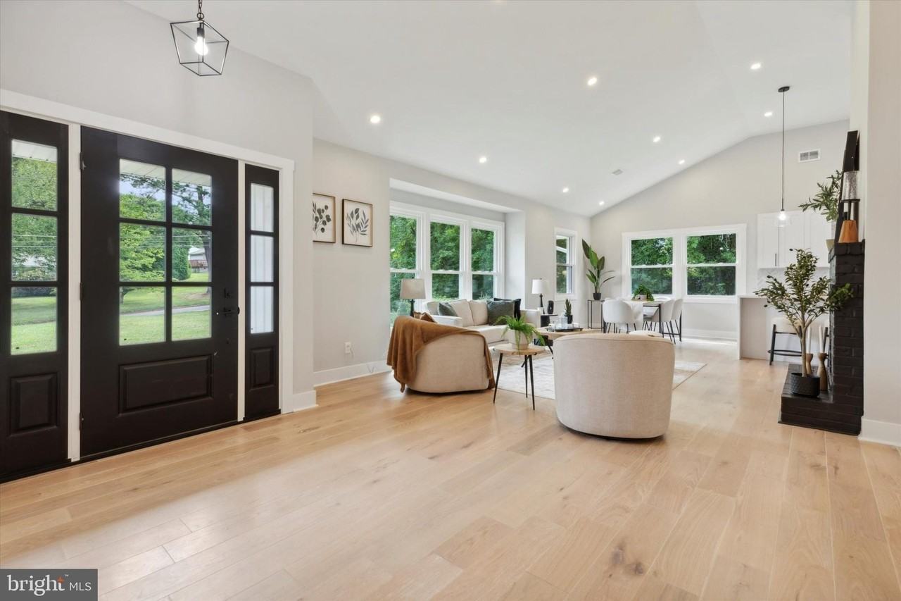 104 Furlong Ave - Photo 5 of 50