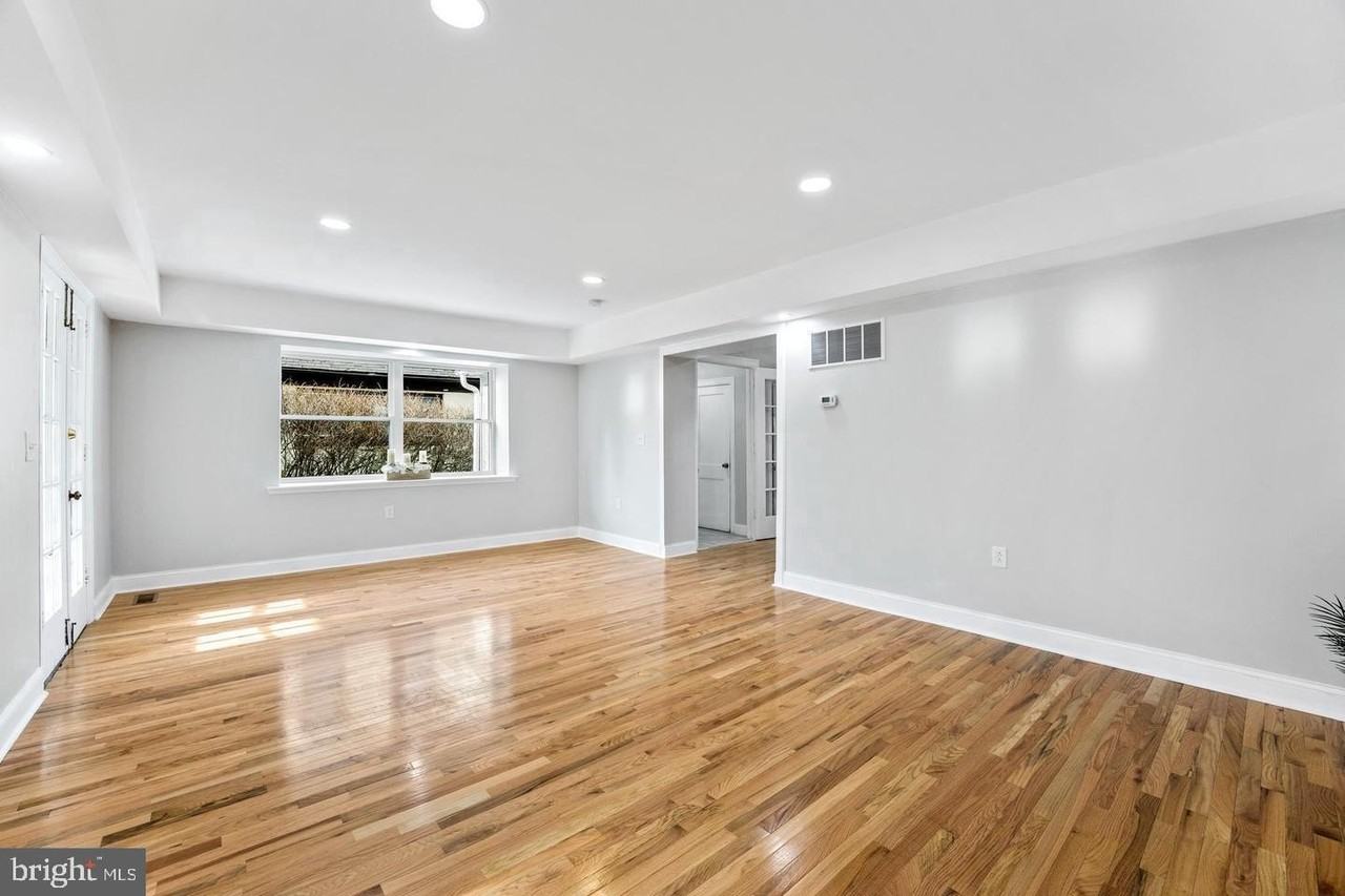 541 Church Rd - Photo 7 of 45