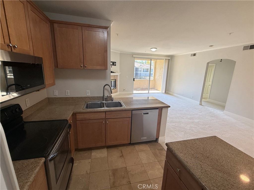 22681 Oakgrove Unit 328 - Photo 2 of 11