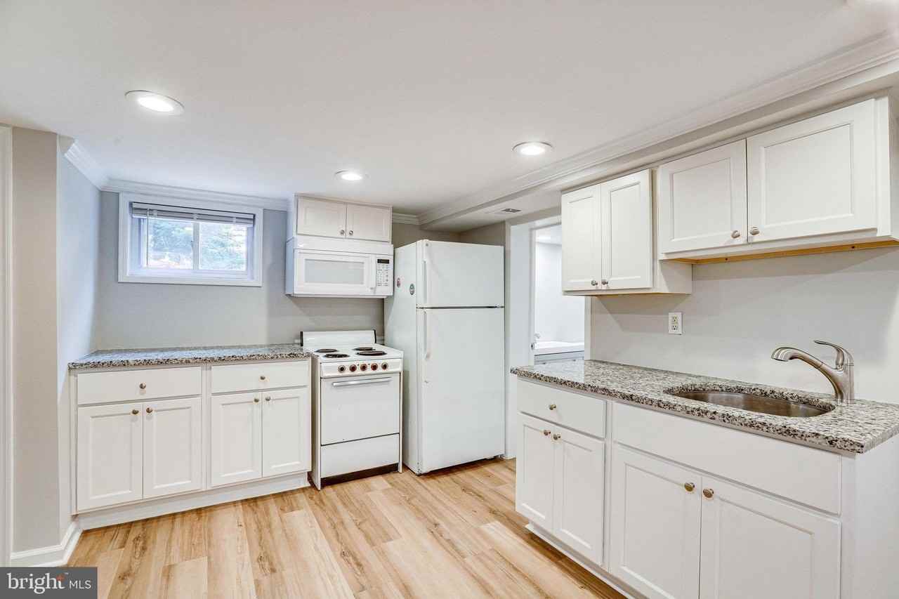 1519 N Stafford St #3 - Photo 5 of 41