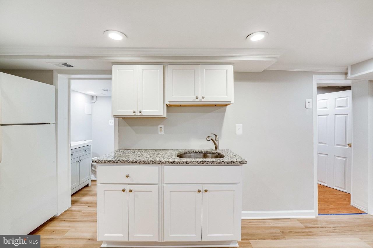 1519 N Stafford St #3 - Photo 7 of 41
