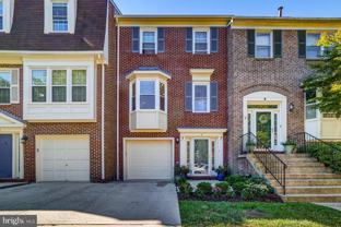 8 Carriage House Cir - Photo 1 of 1